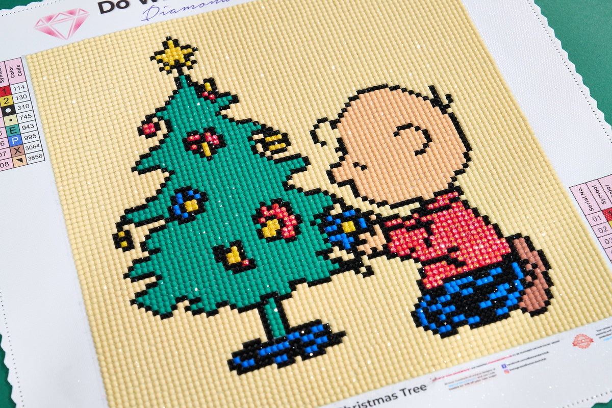 Diamond Painting Charlie Brown's Christmas Tree 9" x 9" (22.8cm x 22.8cm) / Round With 8 Colors including 2 ABs / 6,889