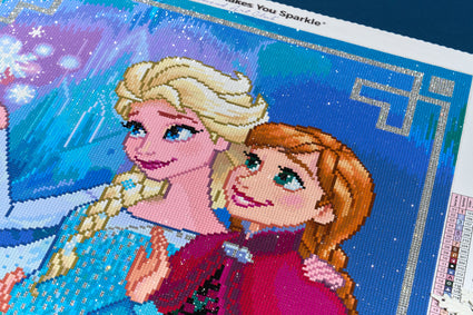 Diamond Painting Elsa and Anna 22" x 27" (55.6cm x 68.8cm) / Round with 79 Colors including 1 AB and 1 Iridescent Diamond and 4 Fairy Dust Diamonds / 50,500