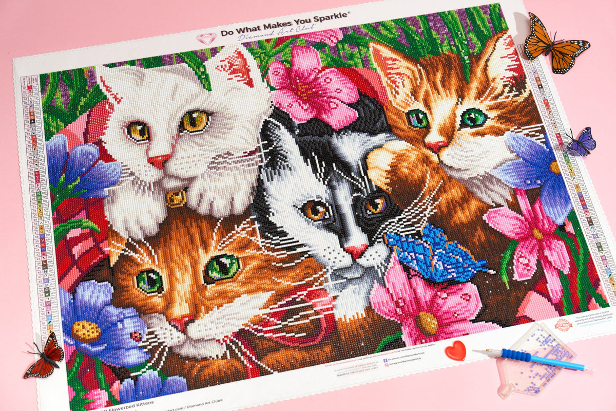 Diamond Painting Flowerbed Kittens 28" x 20" (70.6cm x 50.7cm) / Round with 63 Colors including 4 ABs / 45,612