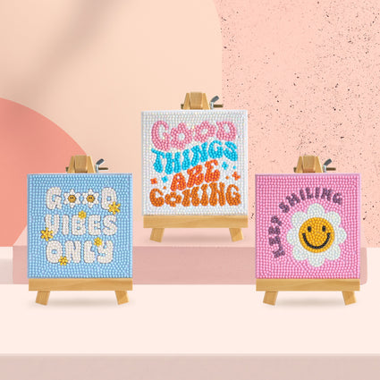 Diamond Painting Mini Easels - Good Things Are Coming 3.9" x 3.9" (10cm x 10cm) / Round with 5 Colors including 1 AB and 1 Fairy Dust Diamond / 1,219